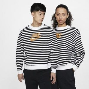 NWT Nike Crewneck